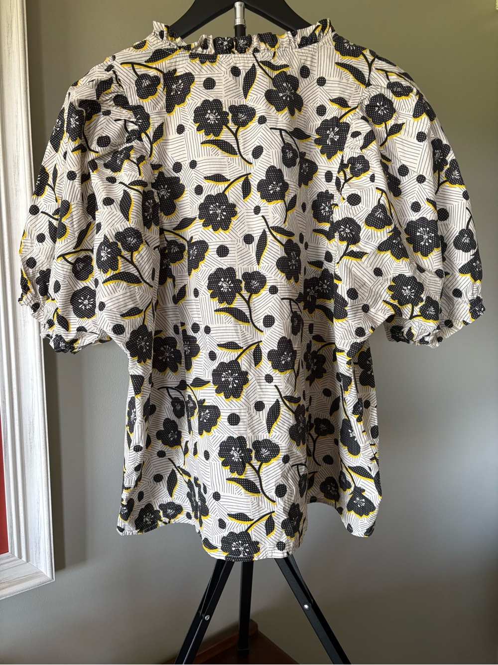 THML Size Large Women's Floral Blouse in Black & Yellow - Picture 2 of 4